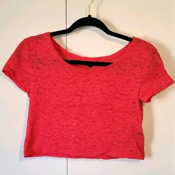 Express lace crop top - Picture 1 of 3